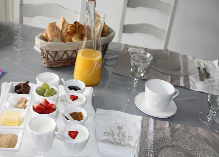 Comme Un Reve 住宿加早餐酒店 Doignies